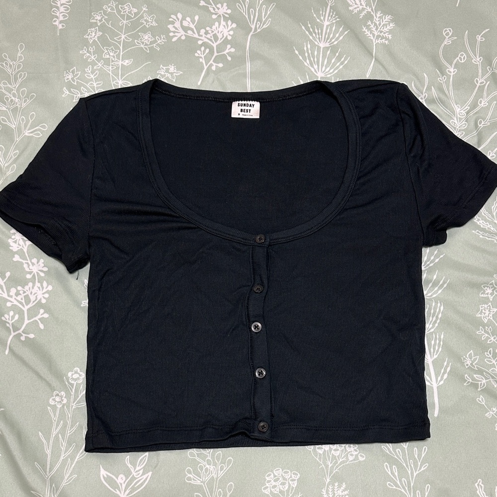 Aritzia Women's Black Button-Up Top